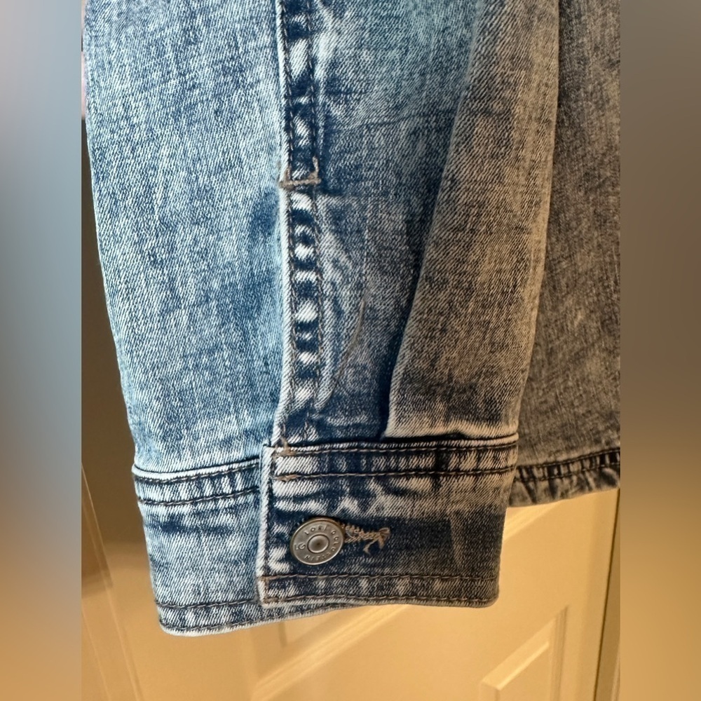 LOGO by Lori Goldstein denim button up jacket with pintuck detail - Picture 6 of 9